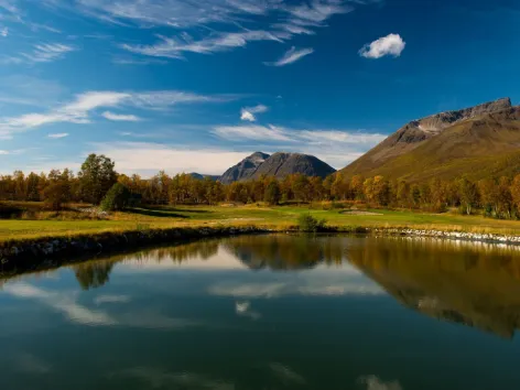 Tromsø Golfklubb med utsikt mot Lyngen