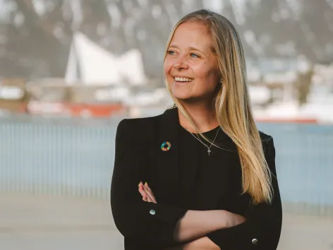 Woman smiling in Tromsø