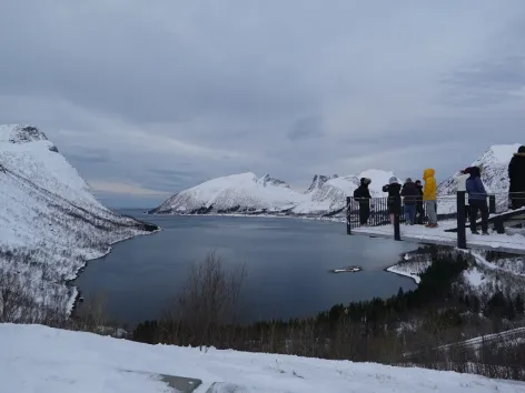 Guests enjoying a view of the mountains