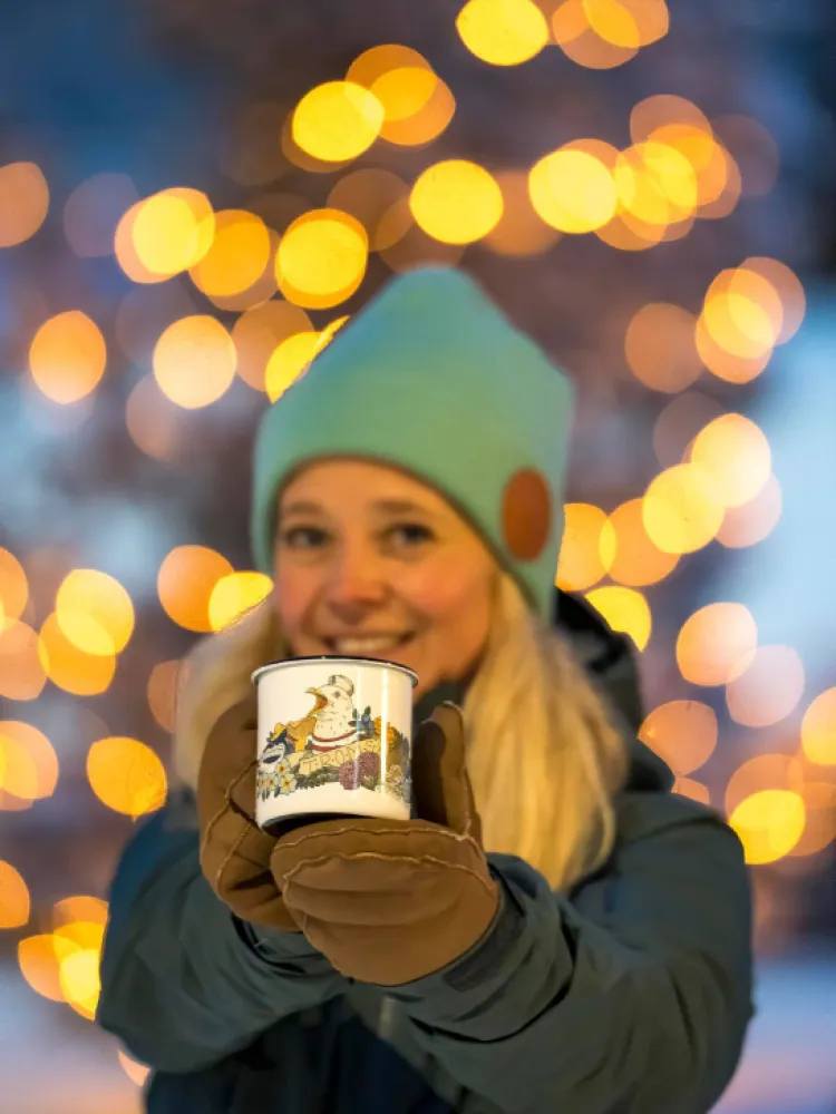 christmas girl with Kine Kjær designed cup