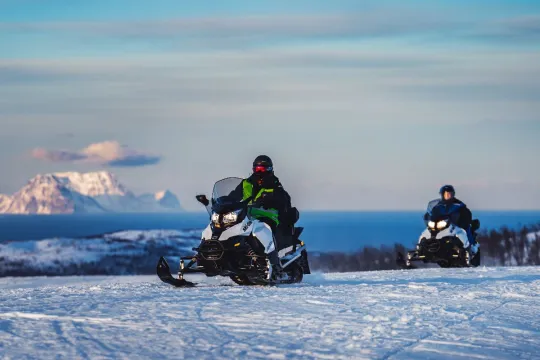 Snowmobilesafari in amazing Lyngenalps - XLyngen