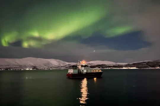 A Cozy Northern Light Dinner Cruise