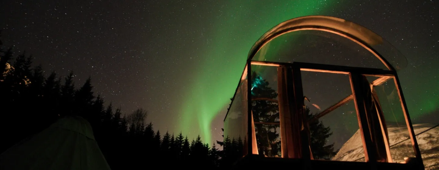 Northern lights accommodation in glas hut near Tromsø