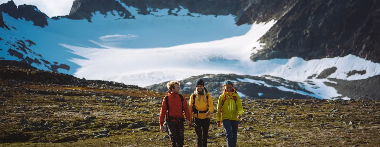 friends hiking in the Lyngen Alps