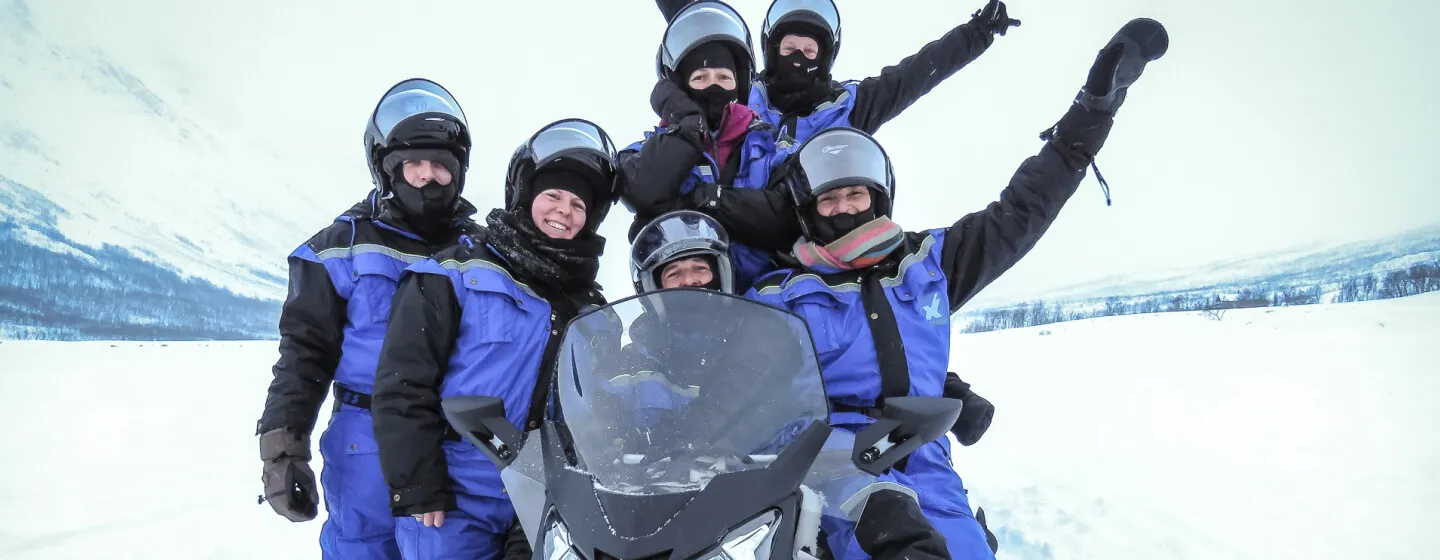 Snowmobilesafari in amazing Lyngenalps