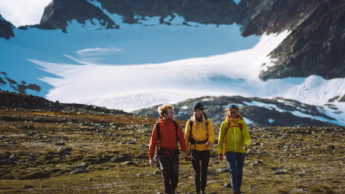friends hiking in the Lyngen Alps 